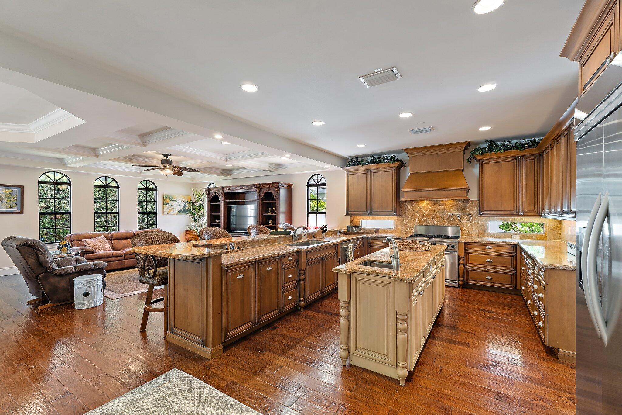 136 Lighthouse Drive Jupiter Inlet Colony, FL 33469 - Photo 10 of 67 Kitchen