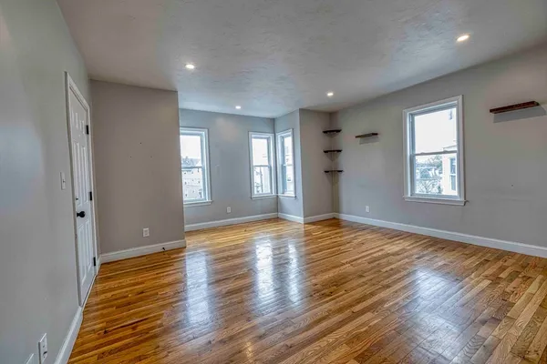 $2,200 | 1221 South Main Street, Unit 2, Fall River, MA 02724
