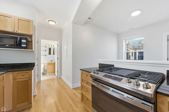 $200,000 | 1443 West Victoria Street, Unit 3E, Chicago, IL 60660