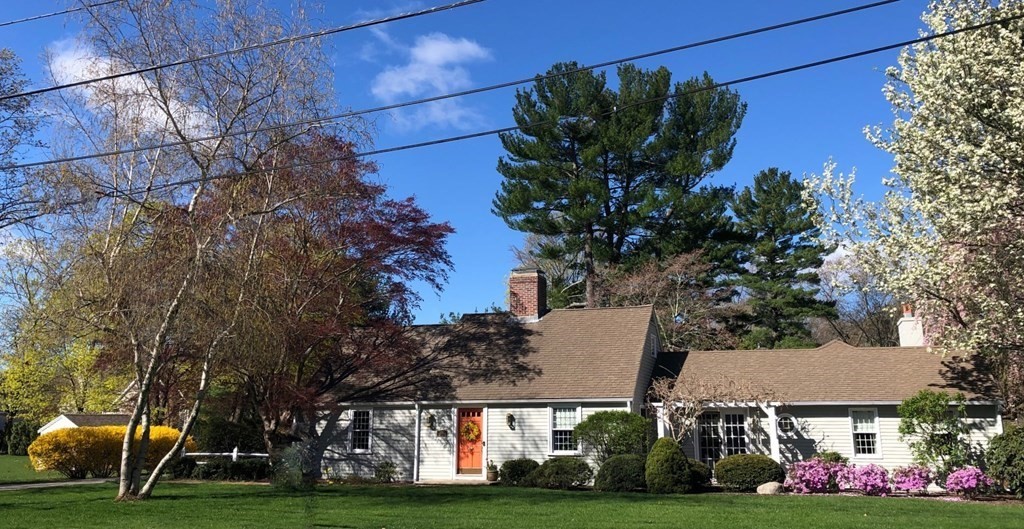 192 Berwick Road Attleboro, MA 02703 - Photo 3 of 42 a view of a white house