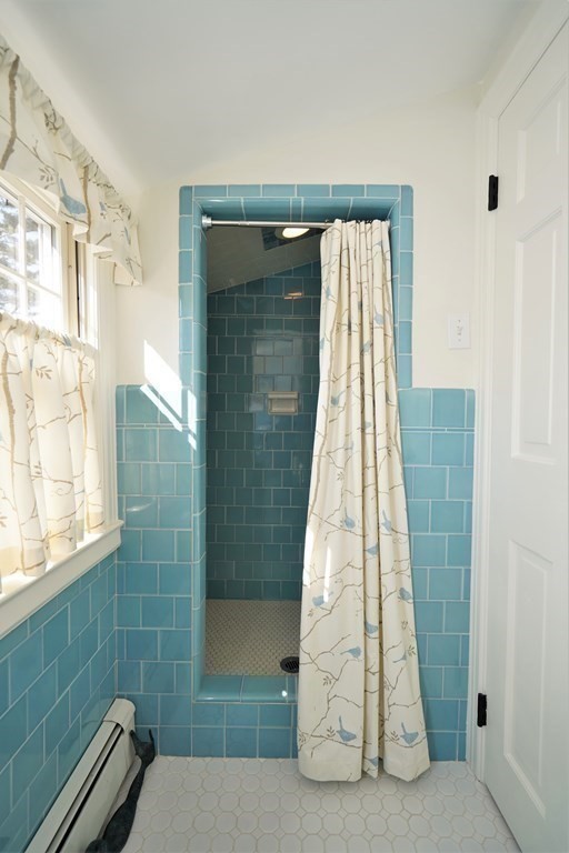 192 Berwick Road Attleboro, MA 02703 - Photo 33 of 42 a view of a living room