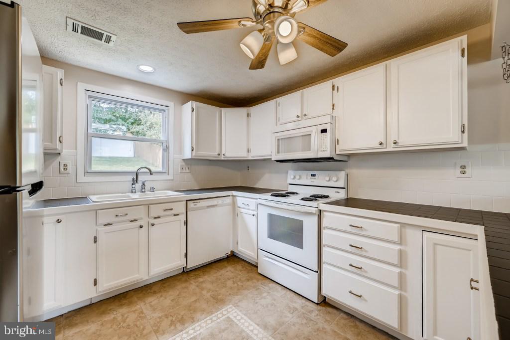 1302 Greyswood Road Odenton, MD 21113 - Photo 9 of 27 Kitchen