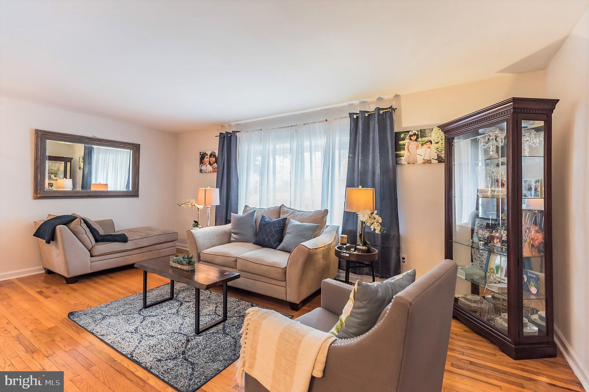 8949 Dewees Street Philadelphia, PA 19152 - Photo 4 of 23 Gallery Image 4