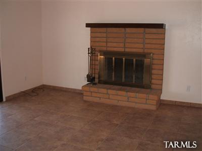 7533 North Oldfather Road Tucson, AZ 85741 - Photo 6 of 9
