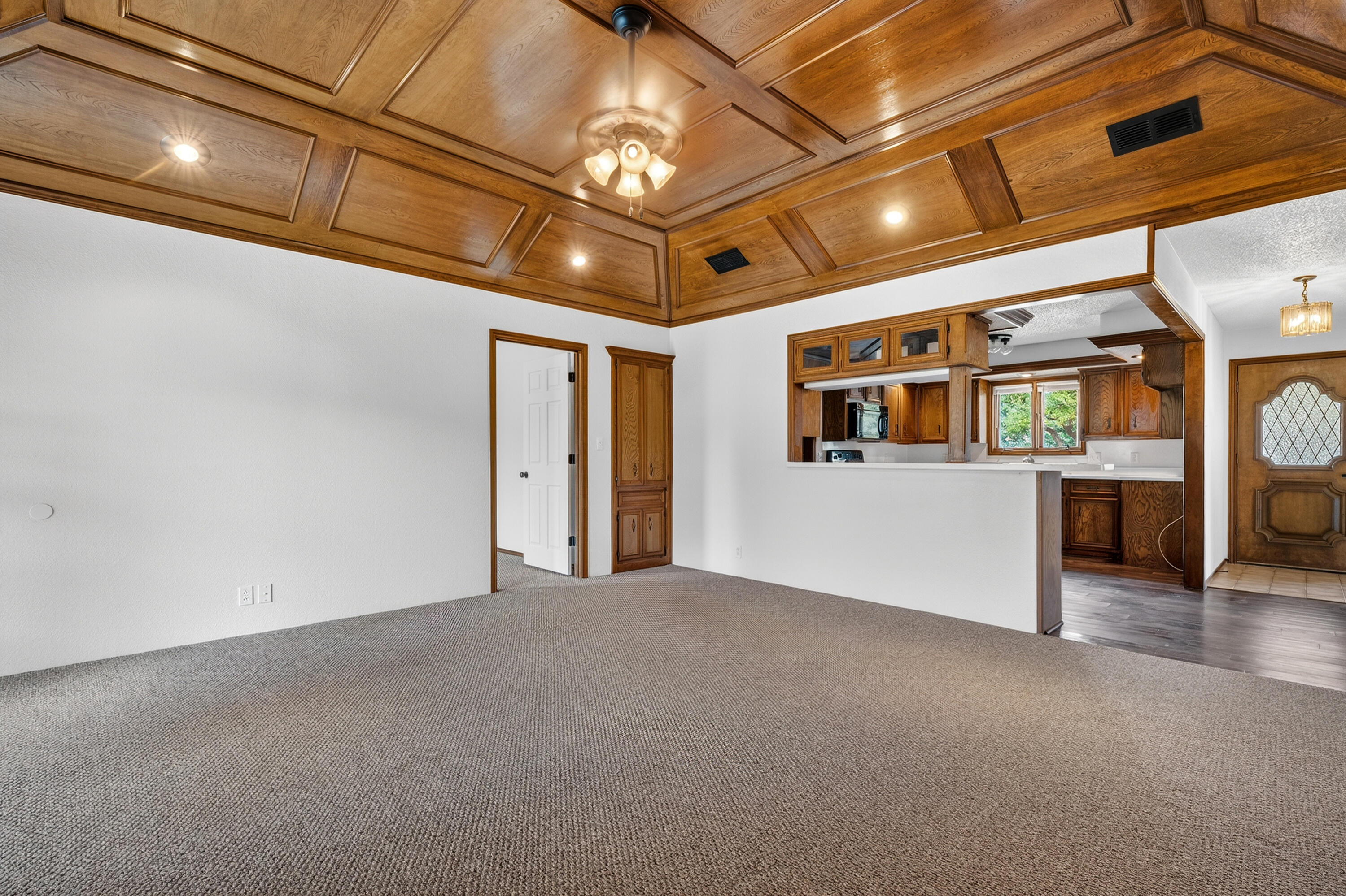 8604 Colton Avenue Lubbock, TX 79424 - Photo 11 of 28 DSC02062