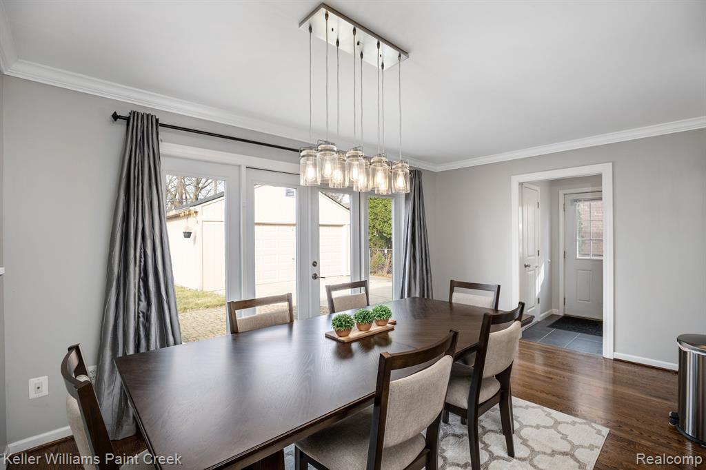 1520 Hampton Road Grosse Pointe Woods, MI 48236 - Photo 11 of 34
