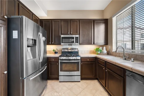 $989,000 | 2894 Player Lane, Tustin, CA 92782