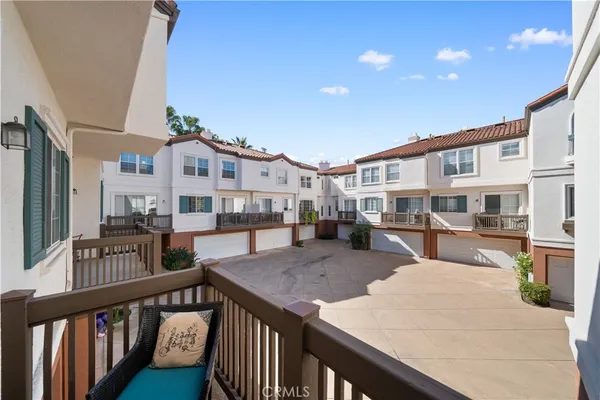 $989,000 | 2894 Player Lane, Tustin, CA 92782