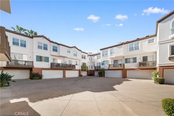 $989,000 | 2894 Player Lane, Tustin, CA 92782