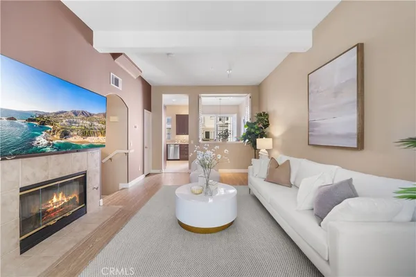 $989,000 | 2894 Player Lane, Tustin, CA 92782