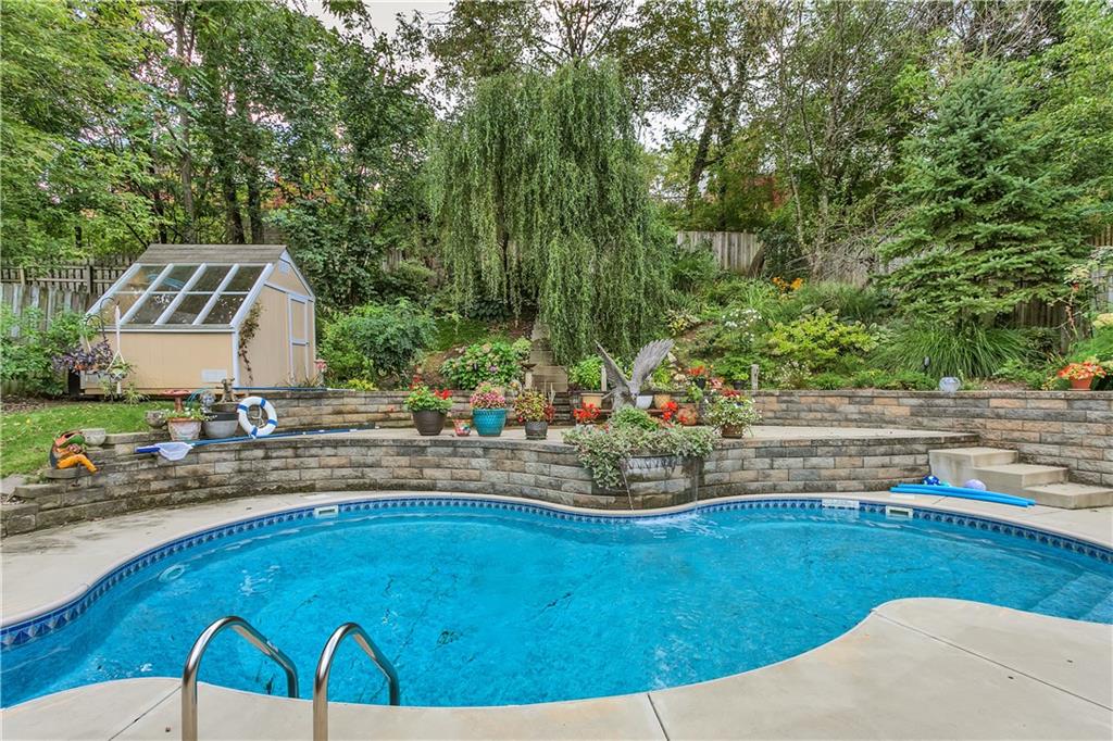 512 Sleepy Hollow Road Pittsburgh, PA 15228 - Photo 4 of 25 Gallery Image 4