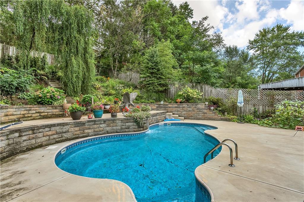 512 Sleepy Hollow Road Pittsburgh, PA 15228 - Photo 5 of 25 Gallery Image 5