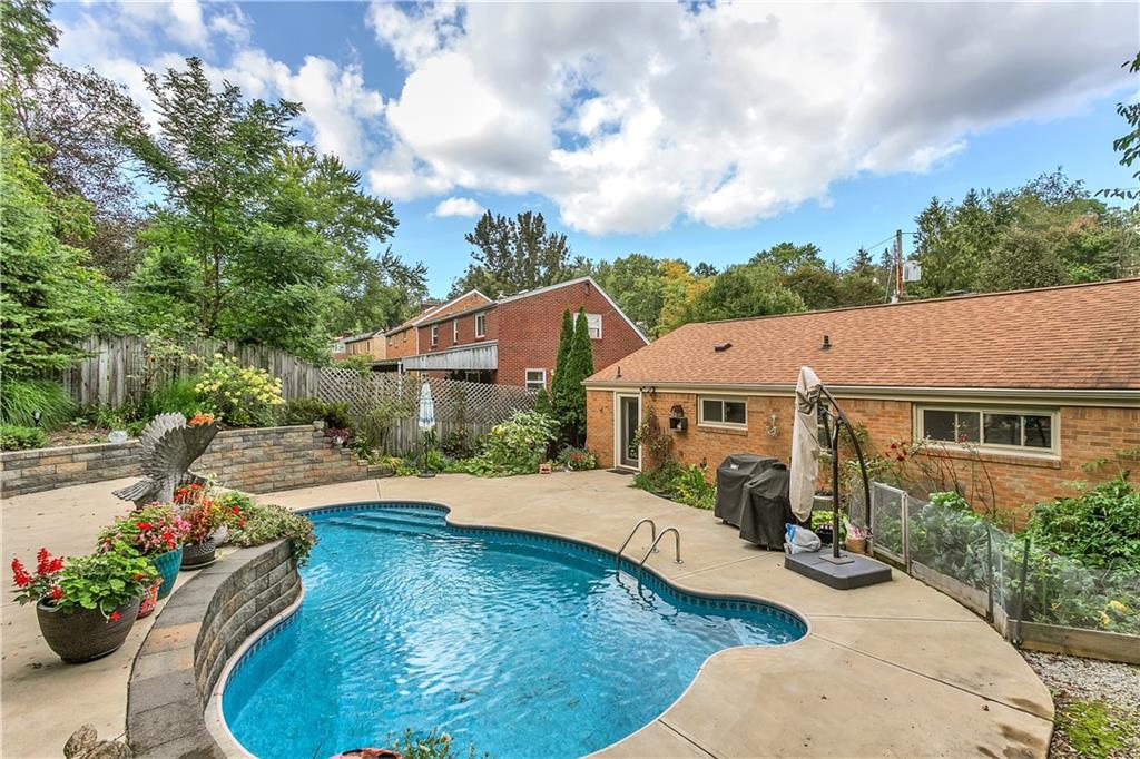 512 Sleepy Hollow Road Pittsburgh, PA 15228 - Photo 6 of 25 Gallery Image 6