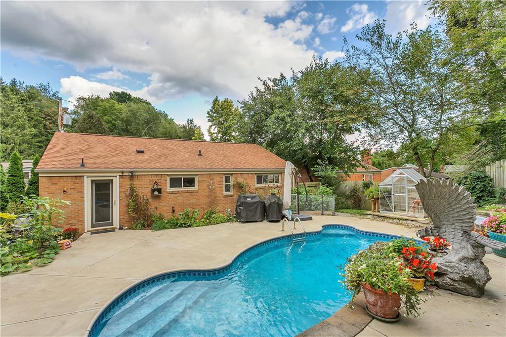 512 Sleepy Hollow Road Pittsburgh, PA 15228 - Photo 7 of 25 Gallery Image 7
