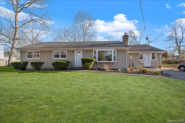 $589,000 | 112 King Street, Bay Shore, NY 11706