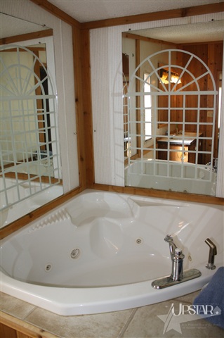 9865 Lincoln Road Syracuse, IN 46567 - Photo 8 of 15 Gallery Image 8