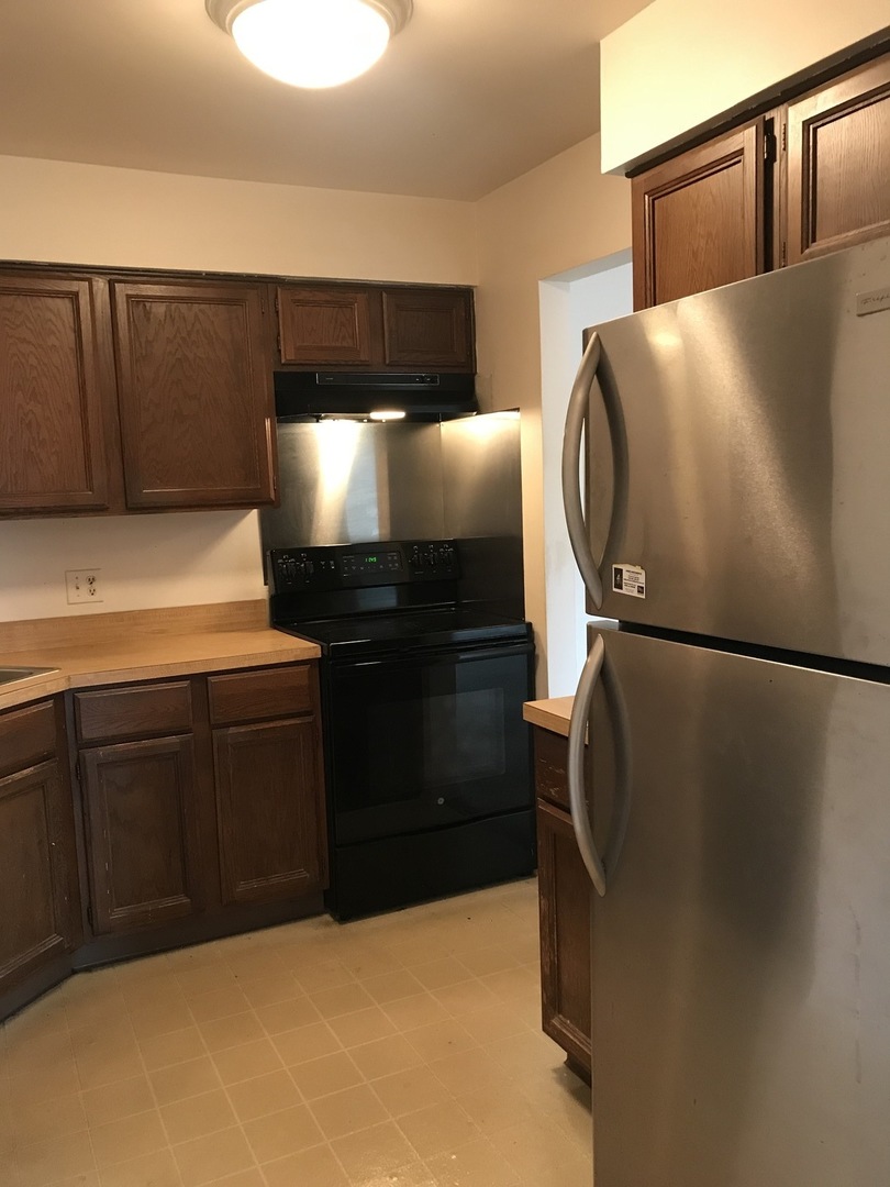 1104 Castilian Court, Unit 210 Glenview, IL 60025 - Photo 17 of 24