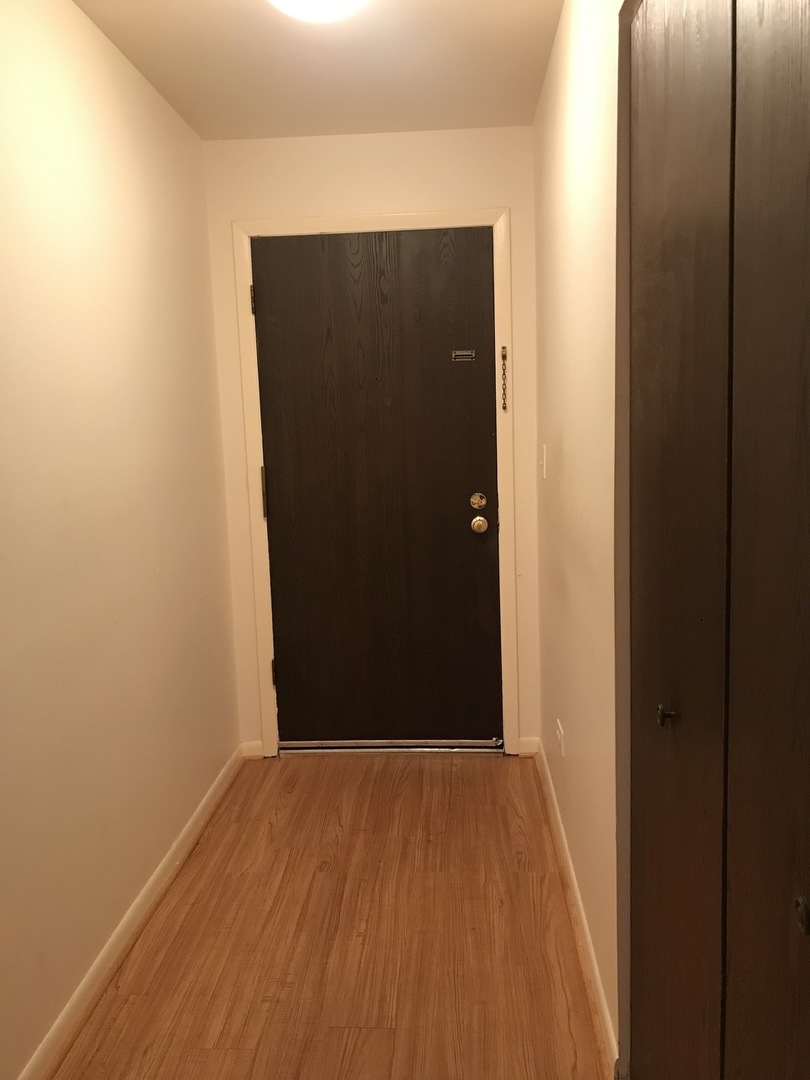 1104 Castilian Court, Unit 210 Glenview, IL 60025 - Photo 10 of 24