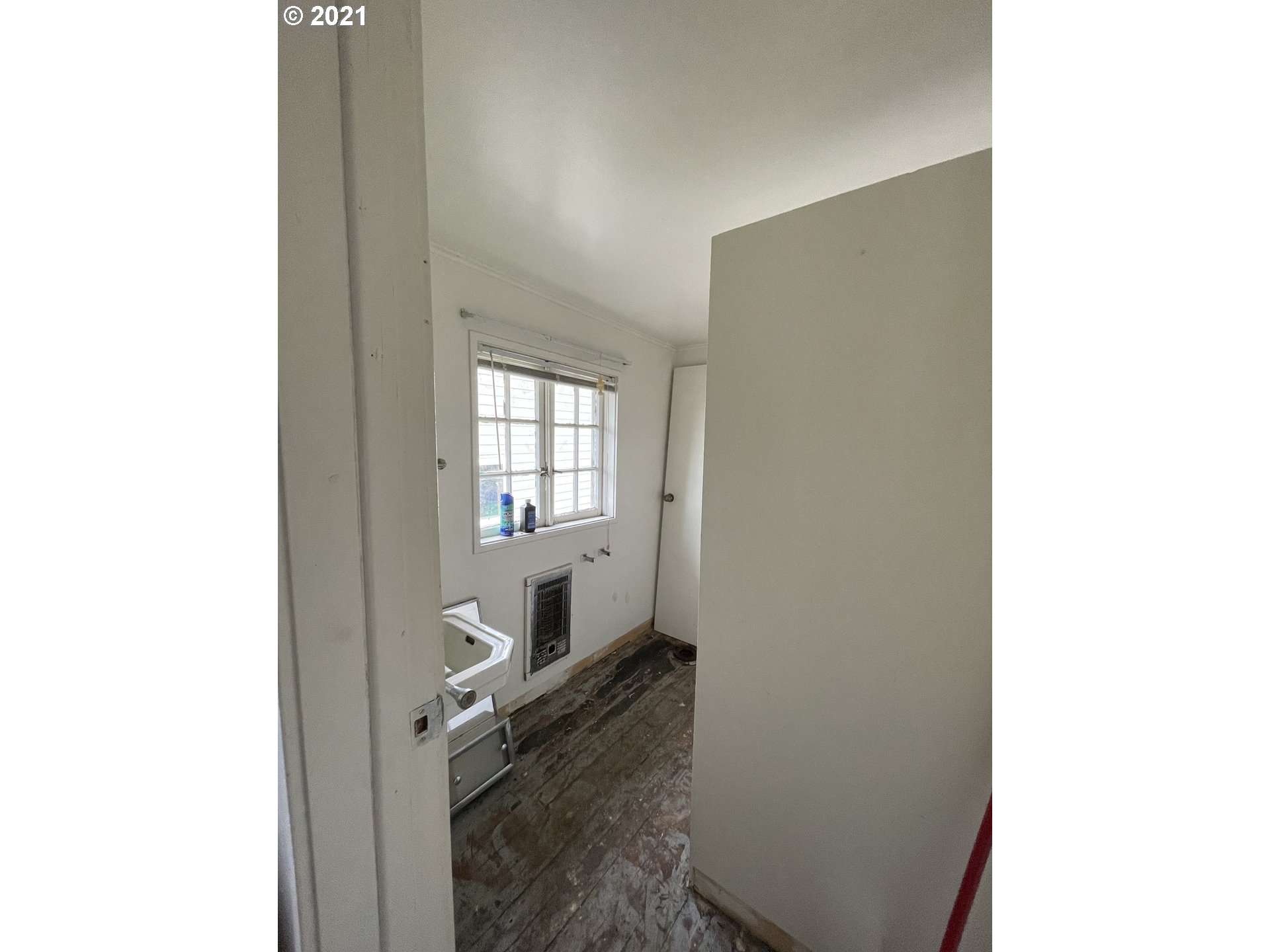 606 Maple Street Myrtle Point, OR 97458 - Photo 9 of 11 Gallery Image 9