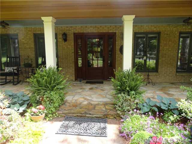 20028 Davidson-Concord Road Davidson, NC 28036 - Photo 2 of 16 Gallery Image 2