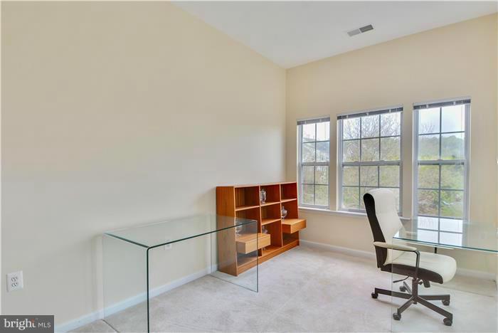 611 Springhouse Square Southeast Leesburg, VA 20175 - Photo 16 of 30 Bedroom (Master)
