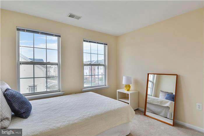 611 Springhouse Square Southeast Leesburg, VA 20175 - Photo 20 of 30 Bedroom