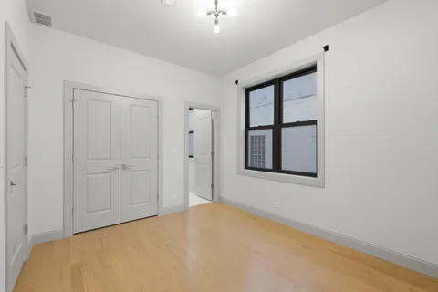 $3,300 | 4226 South Ellis Avenue, Unit 4S, Chicago, IL 60653