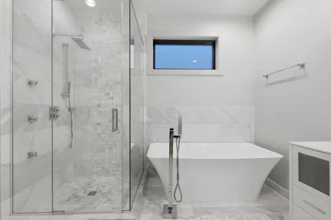 $3,300 | 4226 South Ellis Avenue, Unit 4S, Chicago, IL 60653