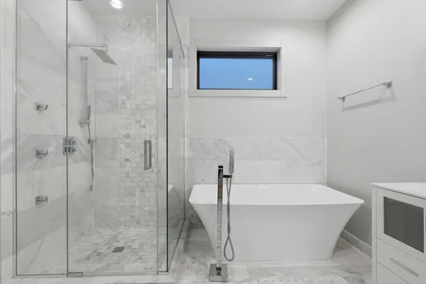 $3,300 | 4226 South Ellis Avenue, Unit 4S, Chicago, IL 60653