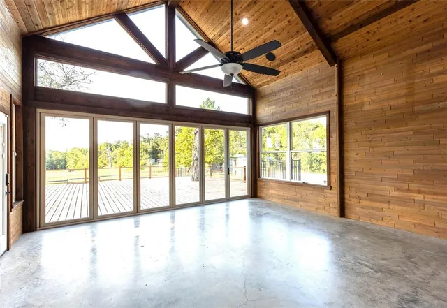 a view of an entryway of a building