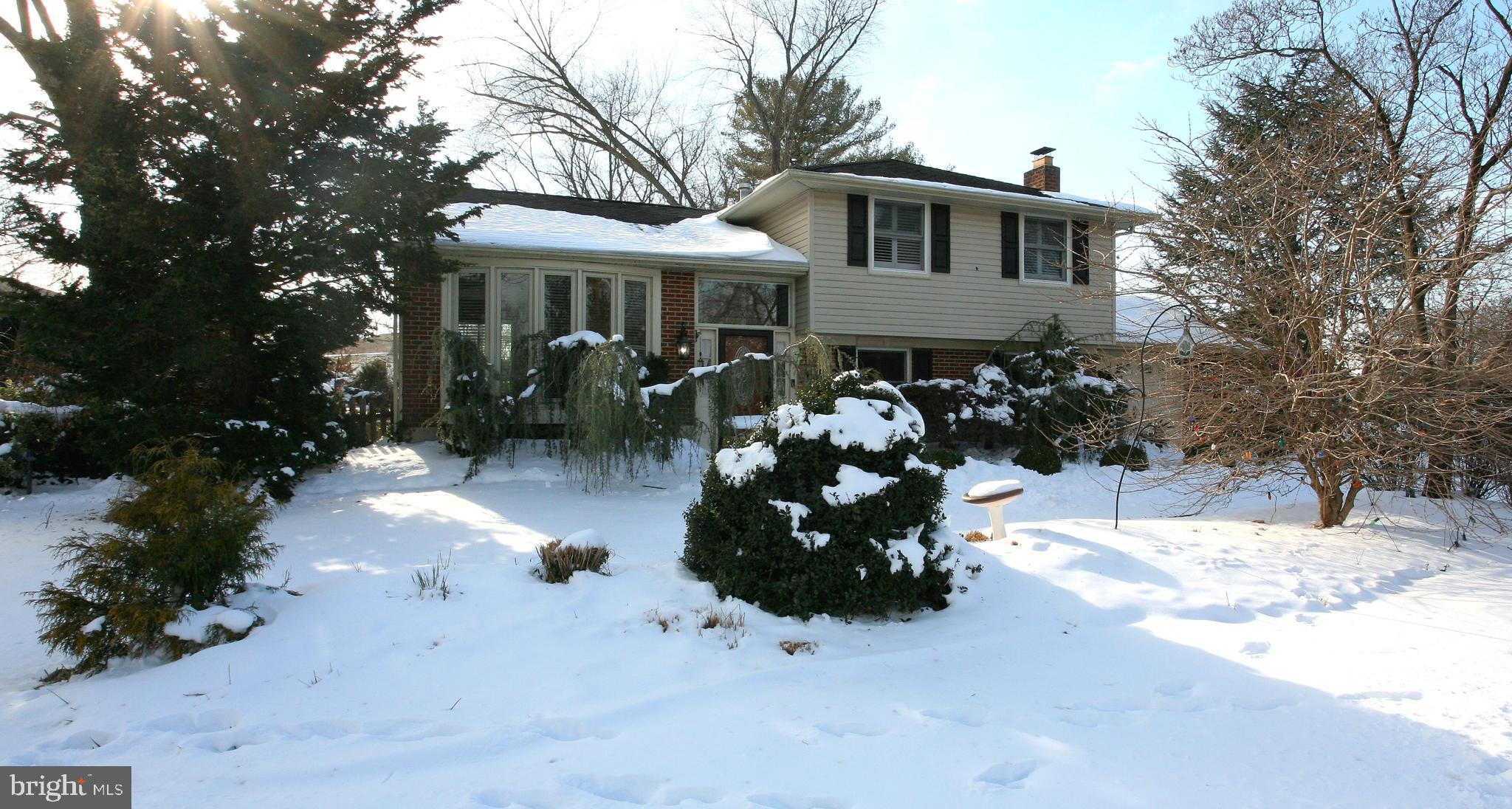 12 Overhill Road Stratford, NJ 08084 - Photo 2 of 32