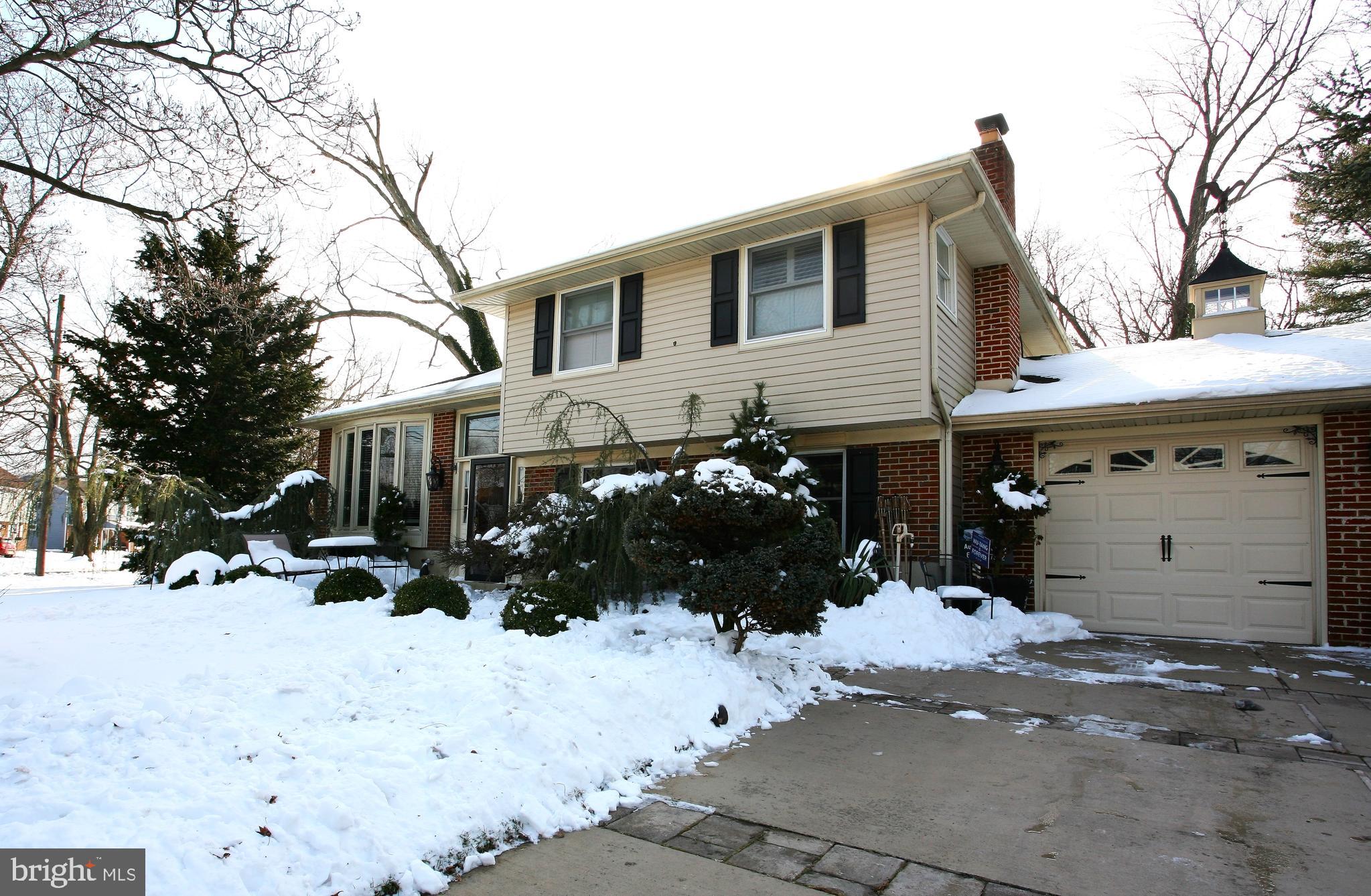 12 Overhill Road Stratford, NJ 08084 - Photo 4 of 32