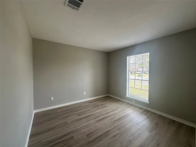 $1,800 | 4802 Hannas Reef Drive, Bacliff, TX 77518