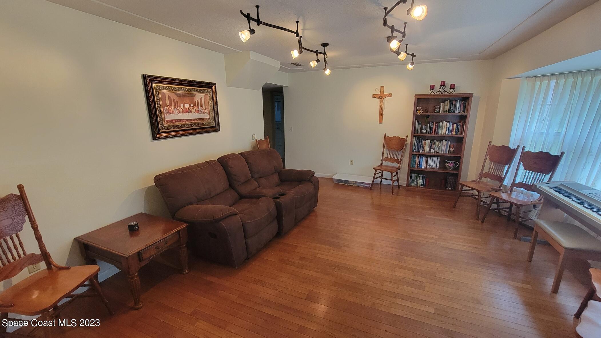 1771 Britt Road Cocoa, FL 32926 - Photo 24 of 48 Living room a