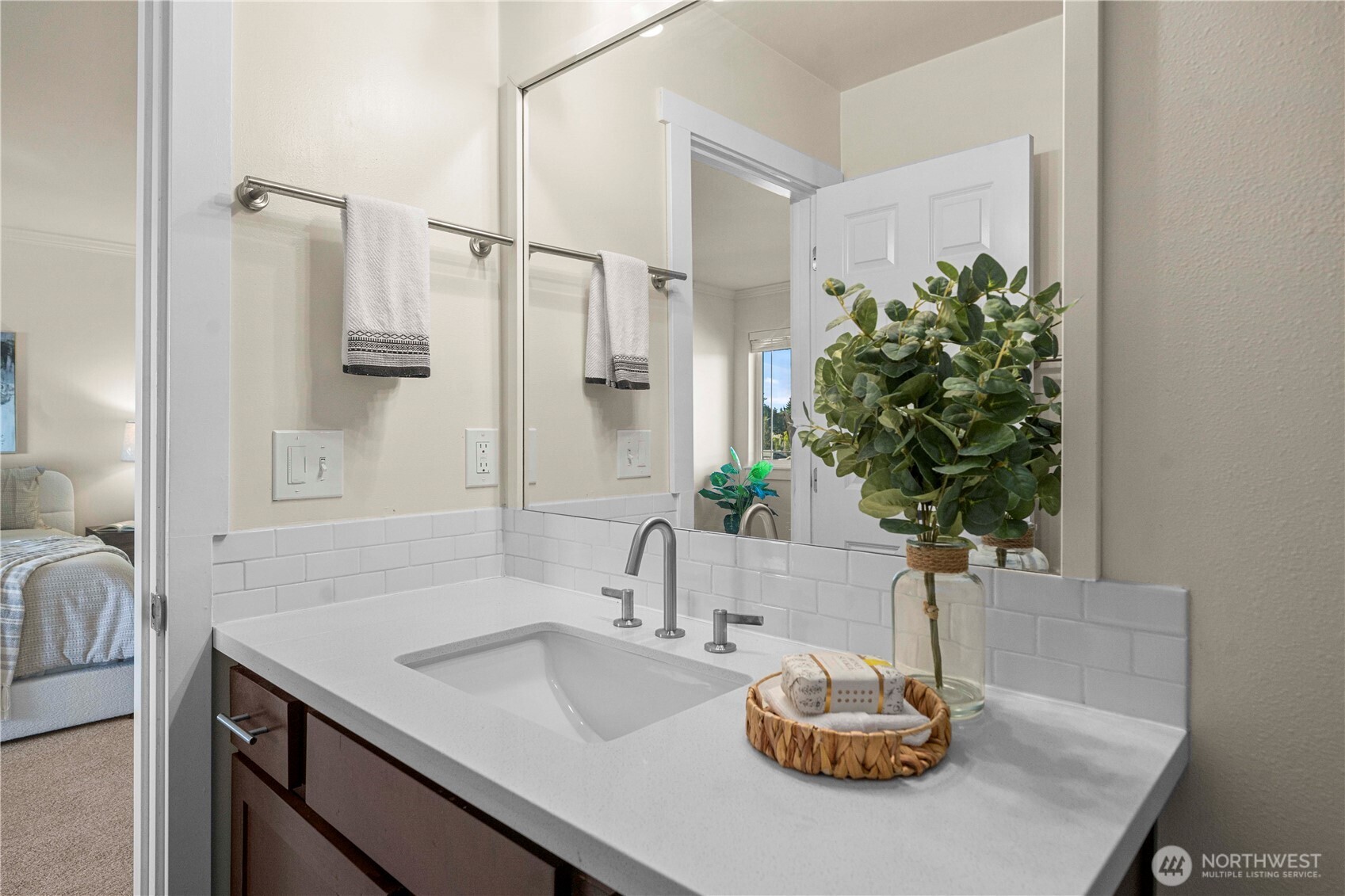 13827 Macadam Road South Tukwila, WA 98168 - Photo 18 of 29