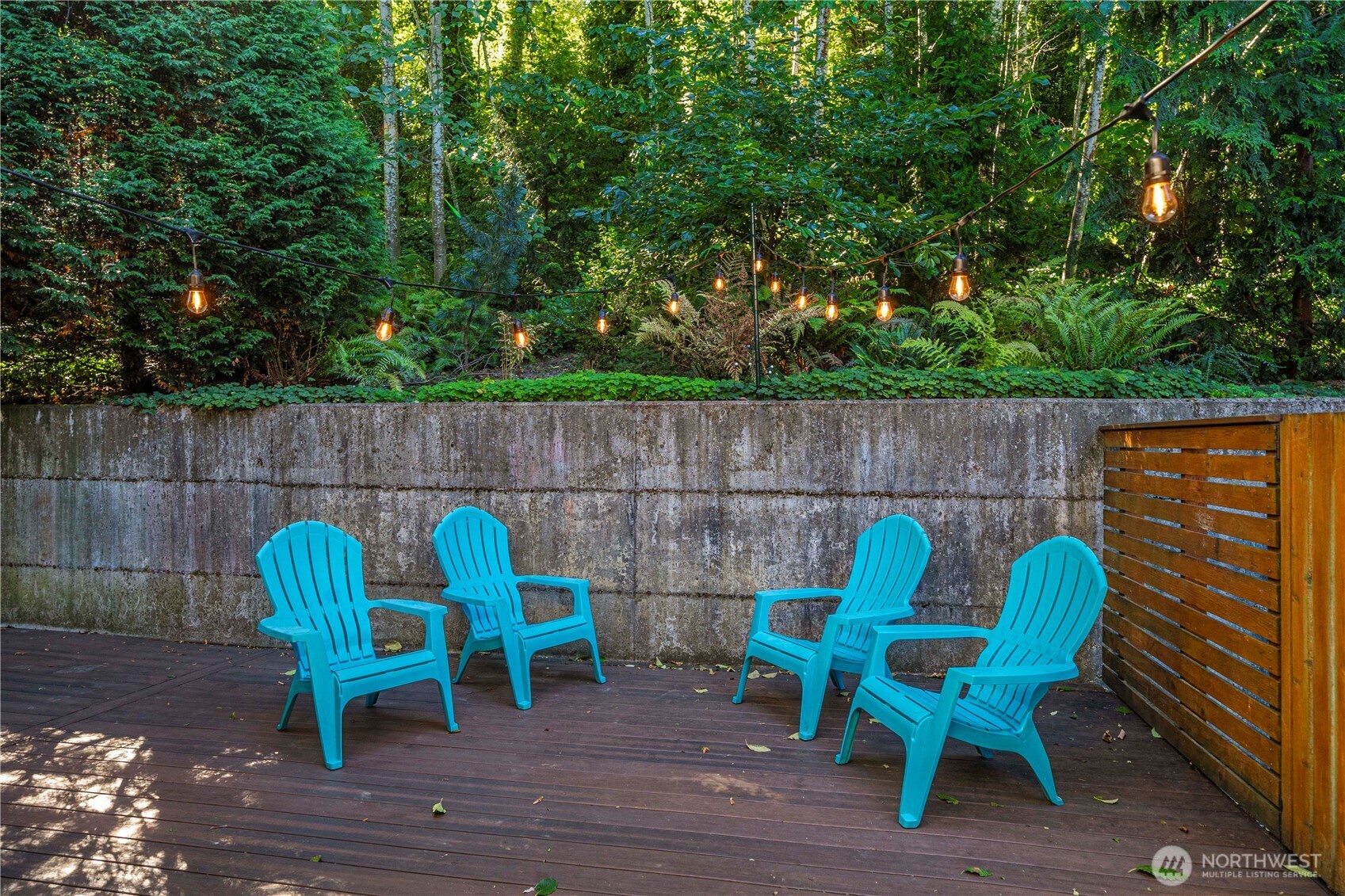 13827 Macadam Road South Tukwila, WA 98168 - Photo 28 of 29 a view of a chairs in patio with wooden fence