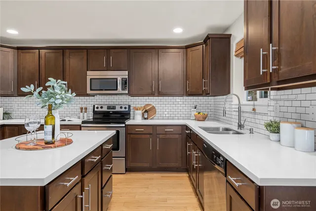 $850,000 | 13827 Macadam Road South, Tukwila, WA 98168