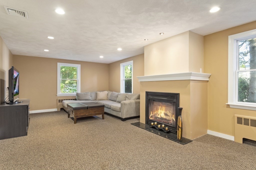 44 Pillings Pond Road Lynnfield, MA 01940 - Photo 11 of 42 Gallery Image 11