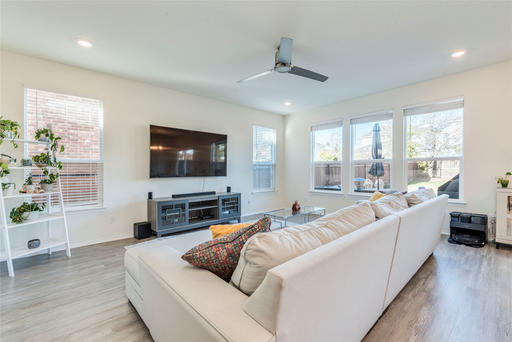 17409 Crazy Arm Road Round Rock, TX 78664 - Photo 7 of 34