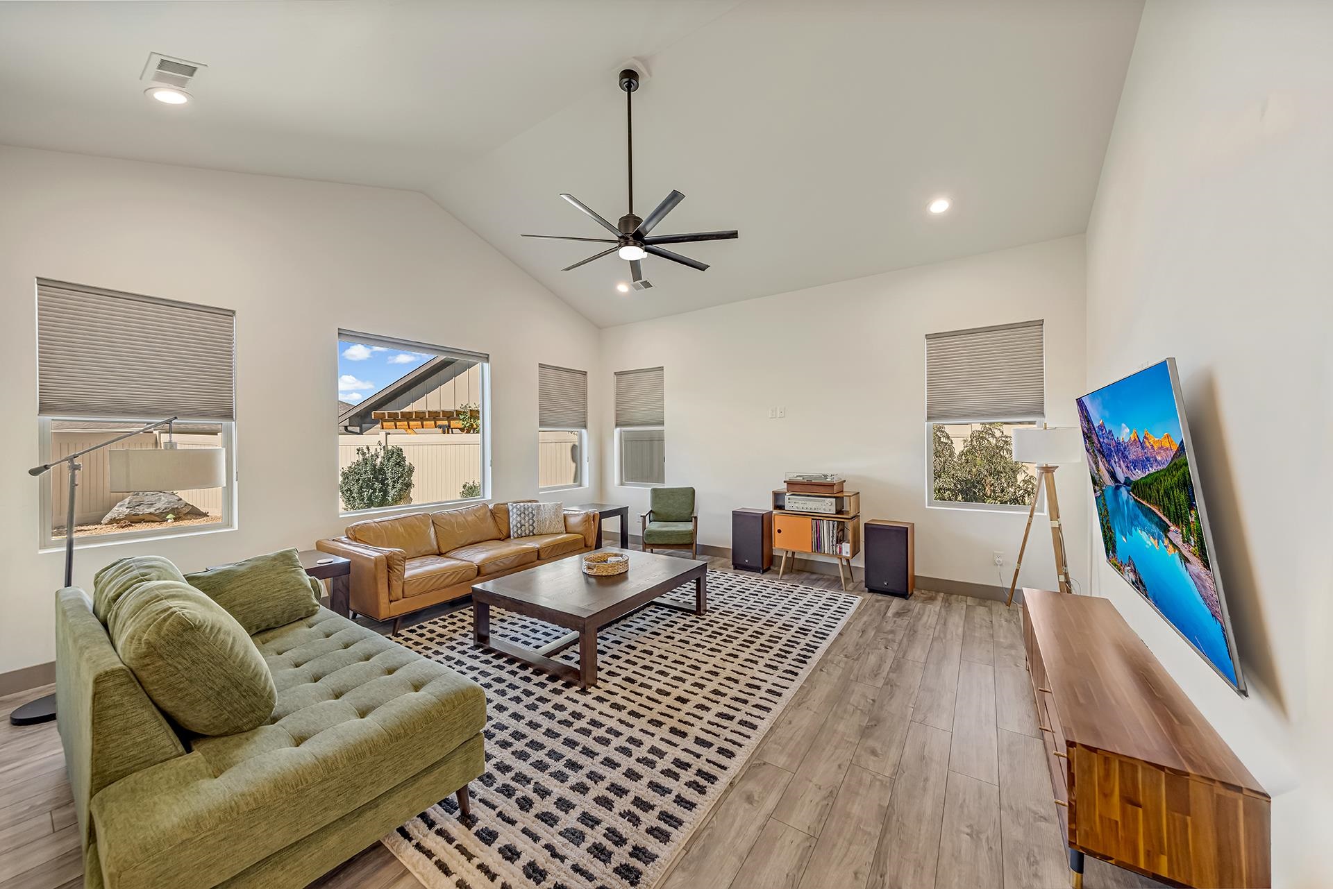 787 Spur Cross Road Grand Junction, CO 81505 - Photo 5 of 19 Gallery Image 5