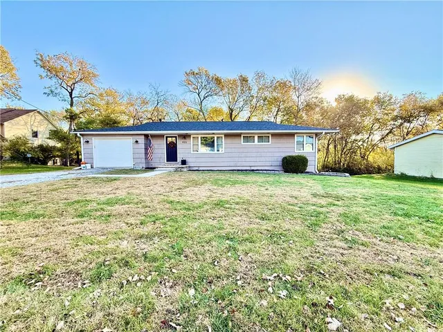 $269,000 | 955 South Walnut Street, Maryville, MO 64468