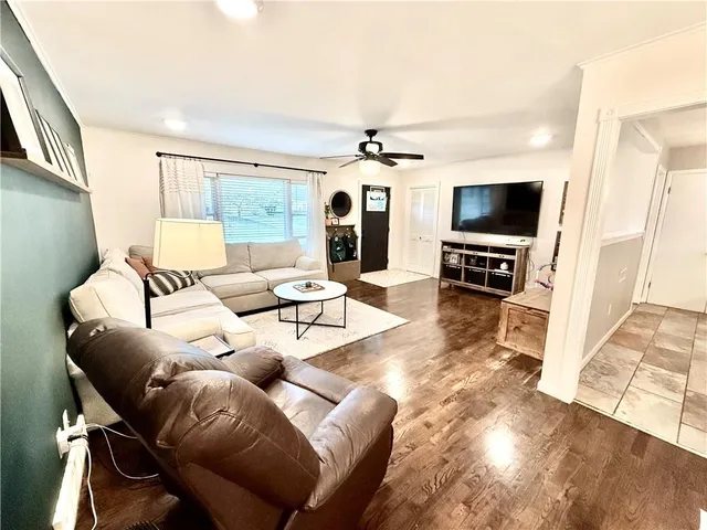 $269,000 | 955 South Walnut Street, Maryville, MO 64468