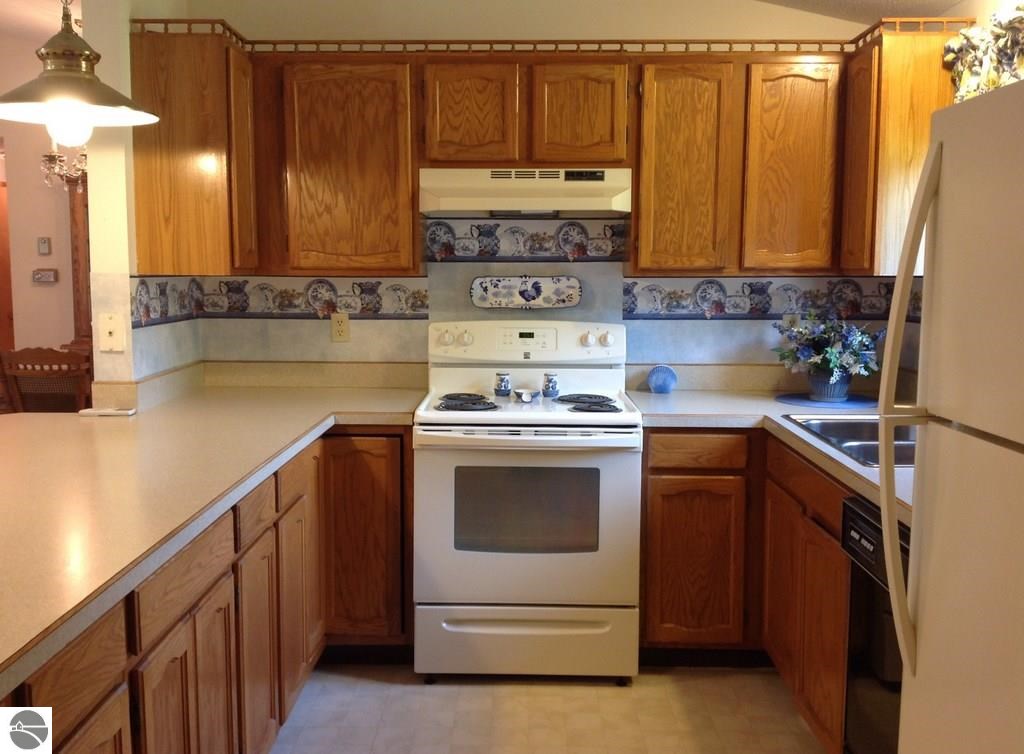 5691 East Valley Road Mount Pleasant, MI 48858 - Photo 13 of 53 1789873-12.JPG