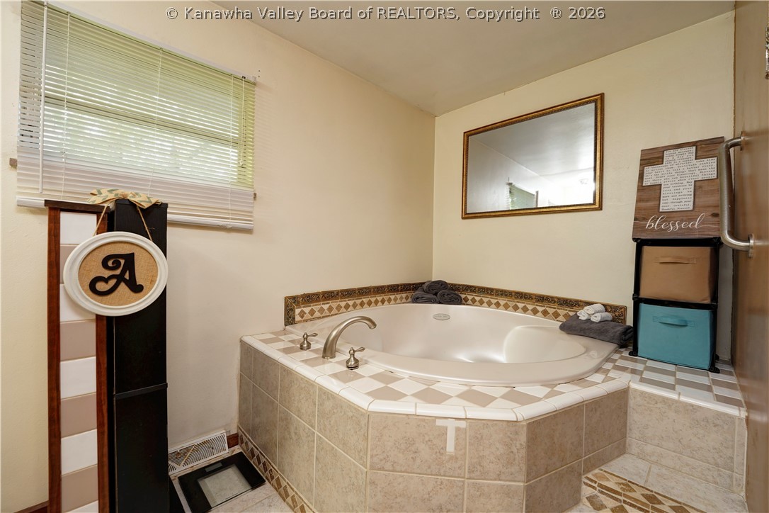 993 Old Point Road St. Albans, WV 25177 - Photo 18 of 25 Gallery Image 18