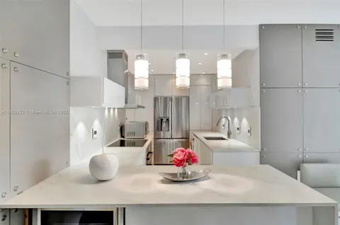 $599,000 | 3 Island Avenue, Unit 6B, Miami Beach, FL 33139