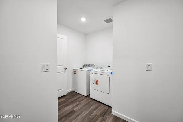 a view of utility room