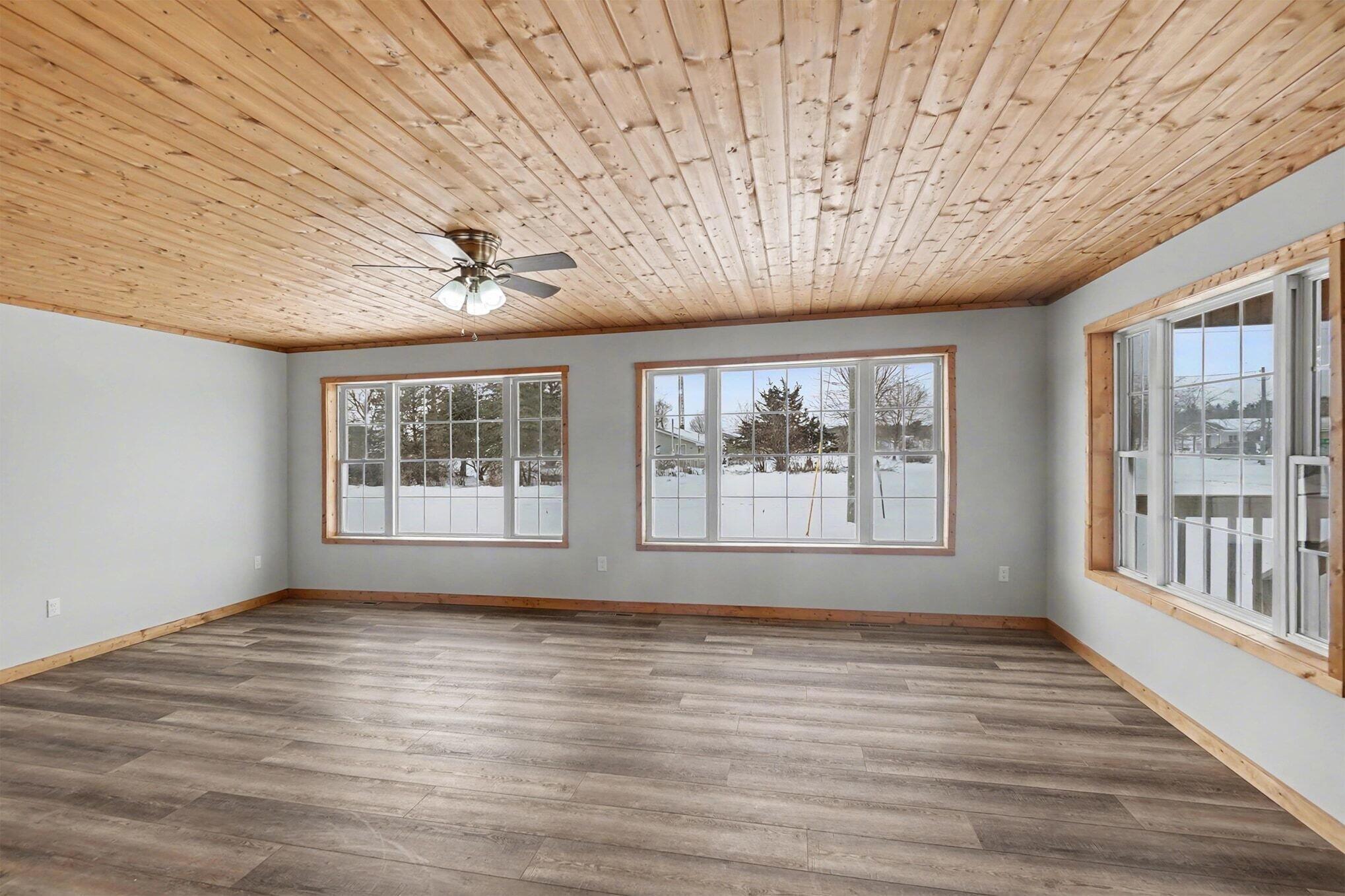 4981 East Sylvan Road Evart, MI 49631 - Photo 11 of 28 Living Room