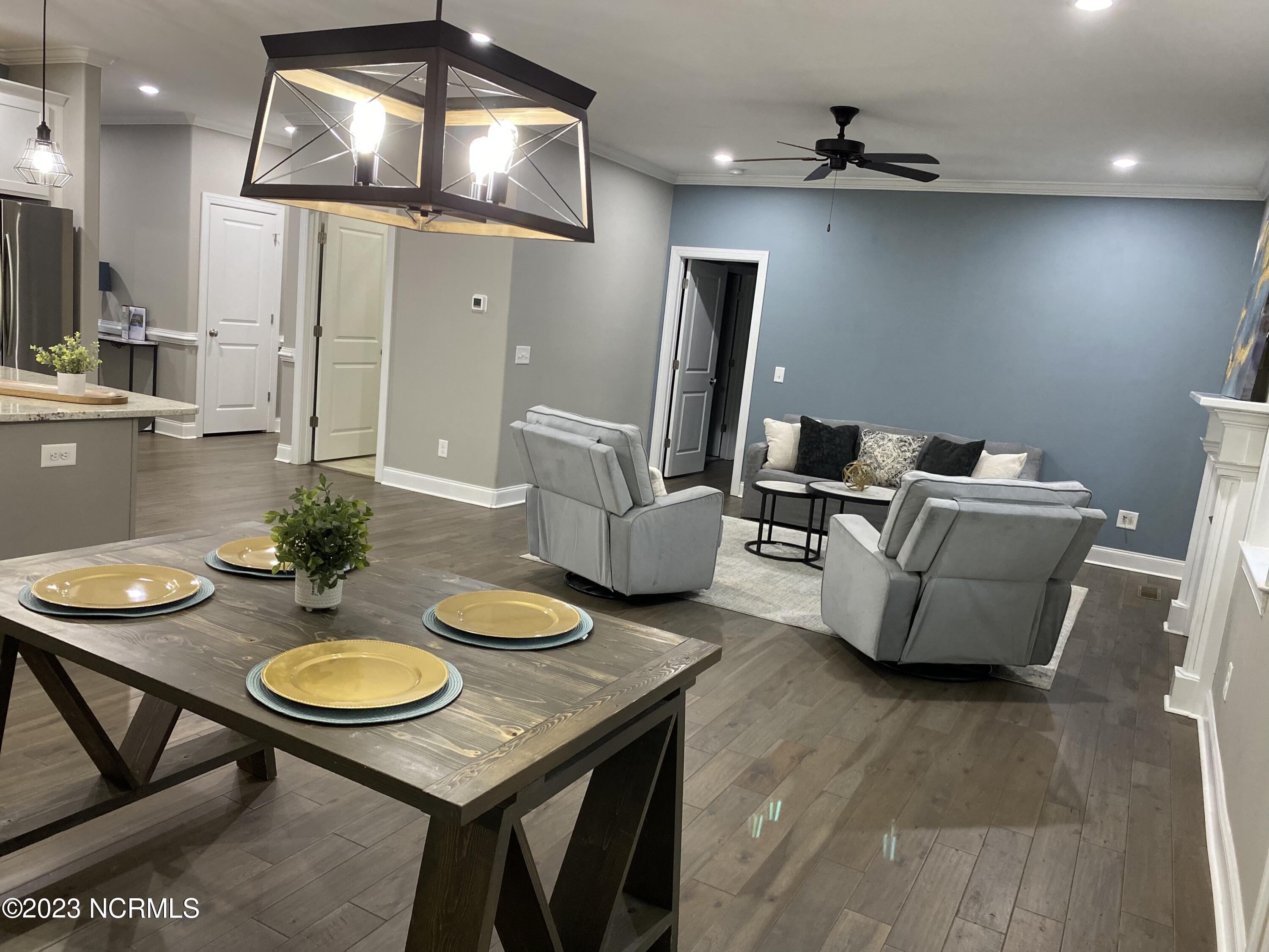 547 Longleaf Drive West End, NC 27376 - Photo 5 of 62 Kit:Dining