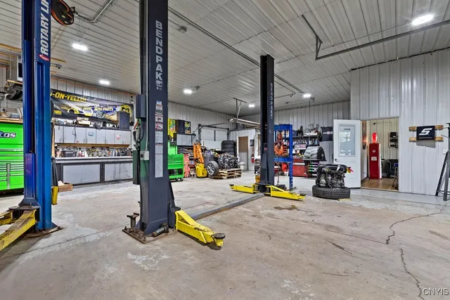 $999,900 | 8984-8998 Brewerton Road, Cicero, NY 13029