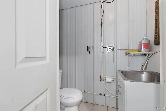 $999,900 | 8984-8998 Brewerton Road, Cicero, NY 13029